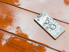 Jangan panik, Ini Cara Mengatasi Handphone yang Terkena Air