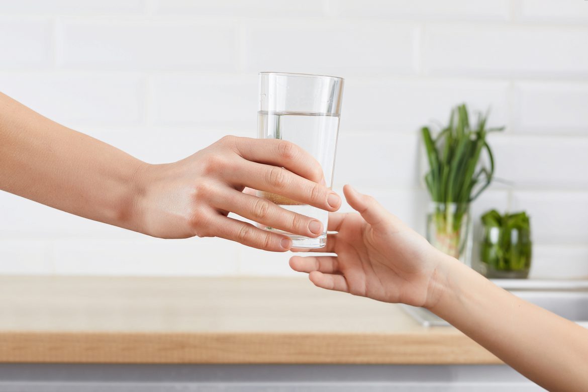 Pentingnya Konsumsi Air Putih Bagi Kesehatan Kita