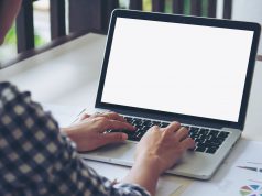 Waspada Screen Fatigue dan Cara Mengatasinya working on a laptop