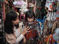 Ikut Melestarikan Budaya Bangsa, Bangga Pakai Batik