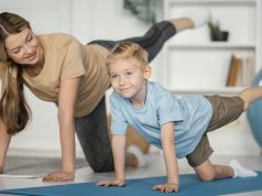 Tips Ajarkan Anak Berolahraga Sedari Dini ibu dan anak olahraga