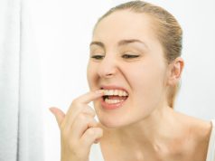4 Tips Memutihkan Gigi Secara Alami pemutih gigi