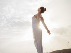Jaga Daya Tahan Tubuh Dengan Produk Sido Muncul peaceful-woman-taking-deep-breath
