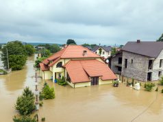 6 Peralatan Darurat Banjir yang Wajib Ada di Rumah