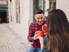 Hadiah Valentine Pria yang Berkesan dan Bermanfaat