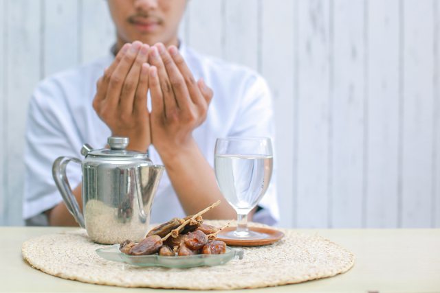 4 Tips Buka Puasa di Hari Pertama Supaya Tetap Sehat