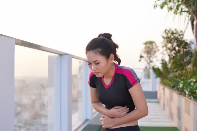 4 Tips Mengatasi Kram Perut Saat Olahraga