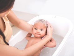 5 Rekomendasi Perlengkapan Bayi Baru Lahir perlengkapan mandi bayi baru lahir